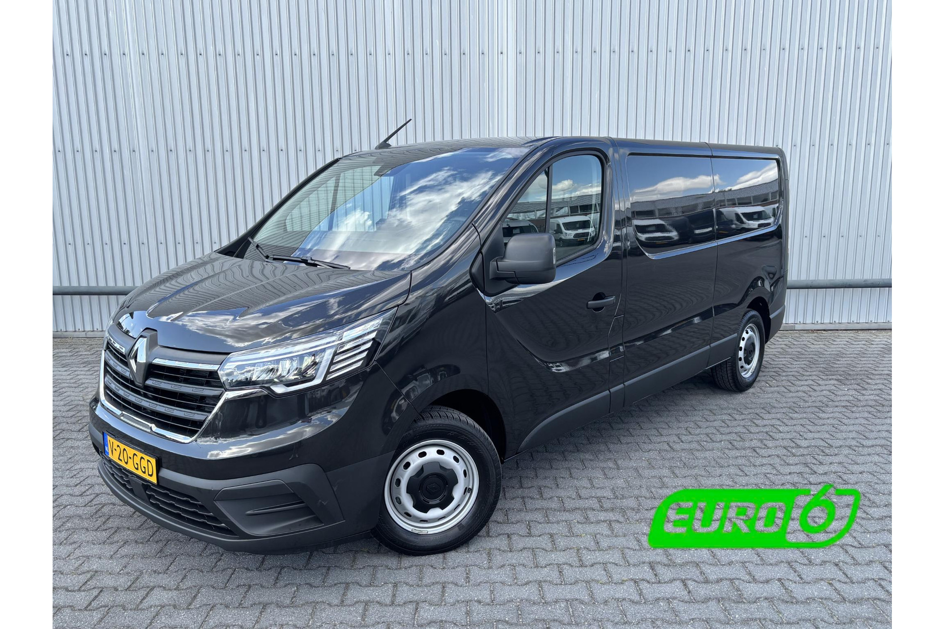 Renault Trafic 2.0 Blue dCi 130 T30 L2H1*A/C*CRUISE*CAMERA*3PERS